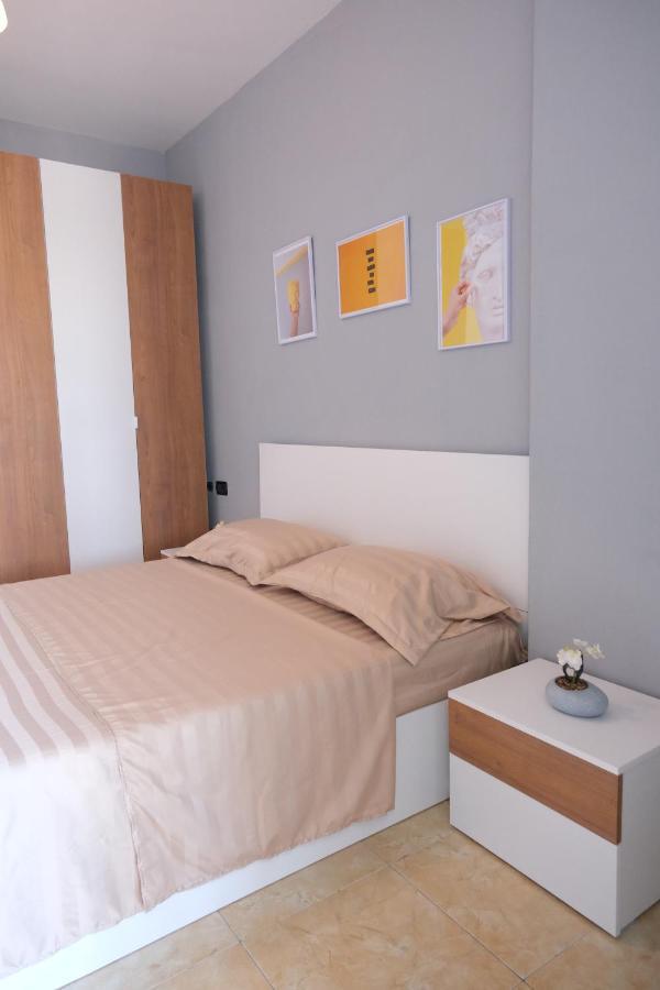 Apartment Next To Block District Tirana Exterior foto